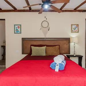 Primitive Selfcheck-in Adults Only 2*, Tulum México